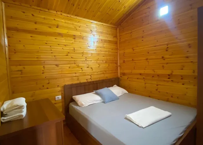 Violet Village Tatil parkı Borş