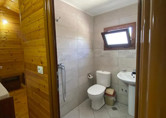 Violet Village בורש