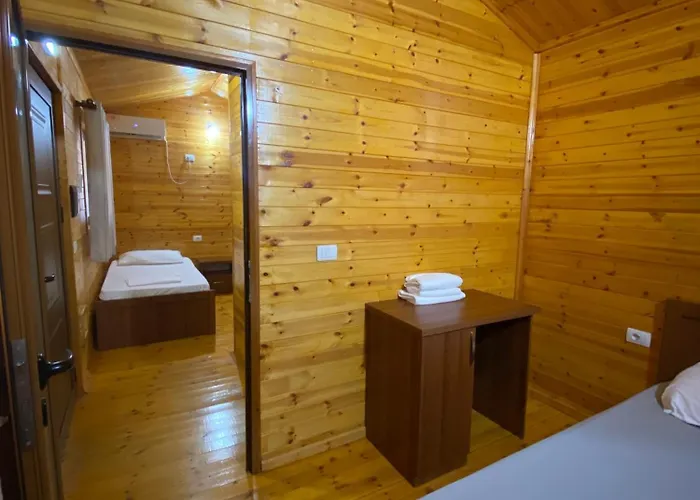 Violet Village Borş