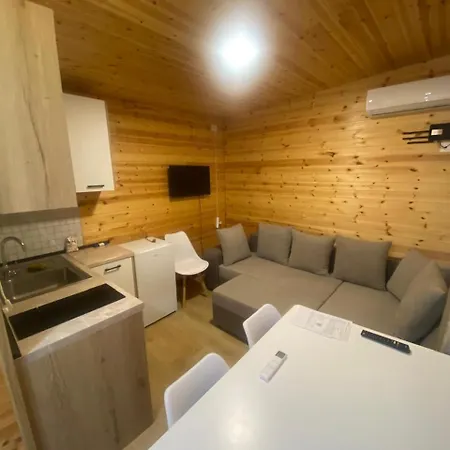 Violet Village Tatil parkı